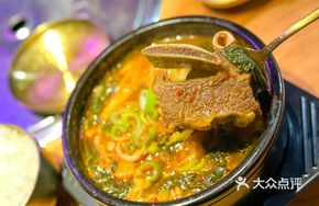 Dried Cabbage and Pork Rib Soup