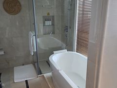 -青岛海尔洲际酒店