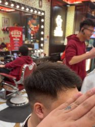 -东方先生国潮男士理发馆