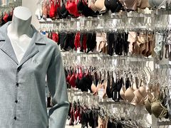 -百年港湾奥特莱斯(香炉礁店)