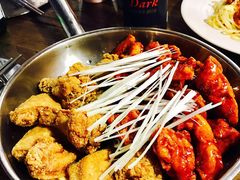 原味炸鸡和酱油鸡双拼-MI WU FACTORY米屋美食工厂餐厅(绿地店)