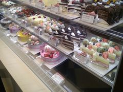 -85度C(生甜甜圈研究工坊·上海平凉店)