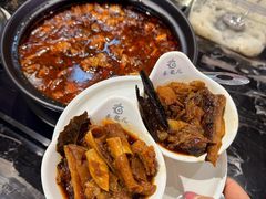 -来龍儿鲜切牛肉自助老火锅