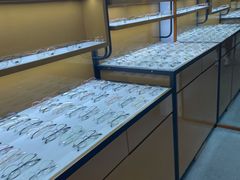 -罗伯特眼镜·蔡司官方授权(罗湖国贸店)