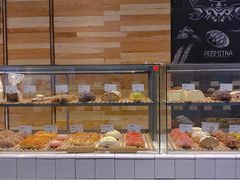 面包甜点陈列柜-野上麦田(中贸广场店)