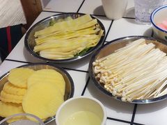 -巴隆门重庆老火锅(太湖路店)
