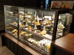 面包甜点陈列柜-星巴克臻选(深圳华强北茂业店)