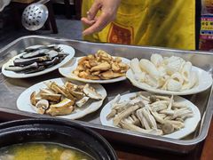 -菌之家·专业纯野生菌火锅·特色炒菌