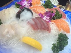 -青瓦餐厅·生鱼片·韩园烤肉(西塔店)