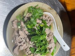 -大众跷脚牛肉馆·非遗传承单位(峨眉山店)