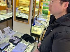 -光明眼镜·蔡司授权(徐泾店)