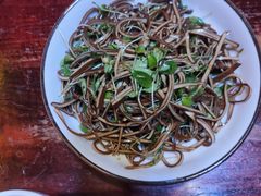 香椿苗拌豆腐丝-前门故事烤鸭店(十里河店)