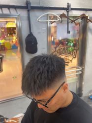 -Devilhands Barbershop男士理容店