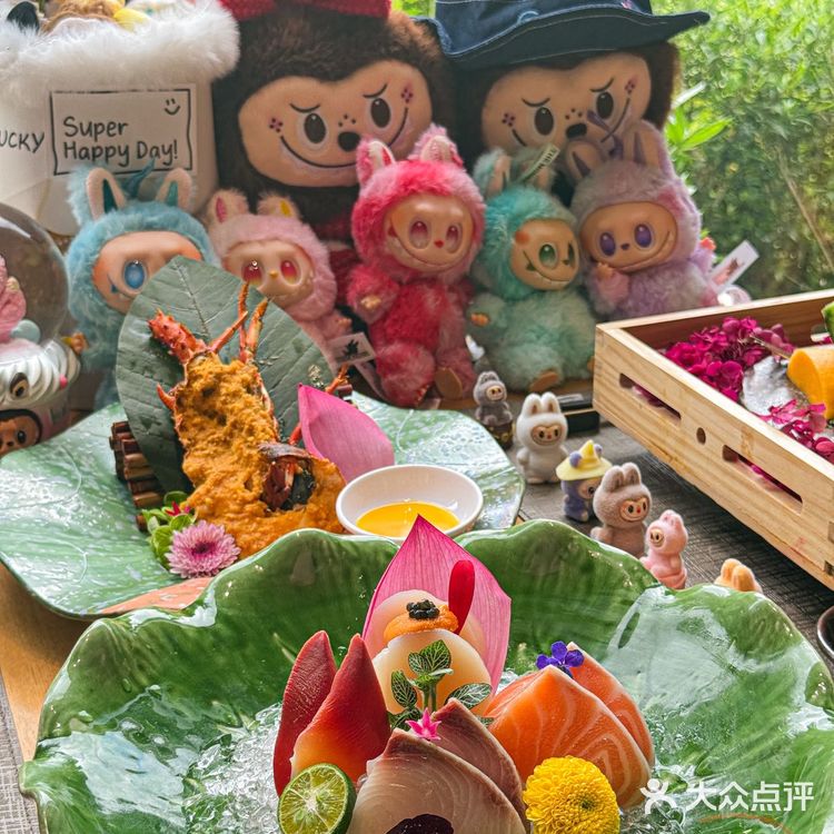 在玄武湖!被Labubu可爱到原地跺jio