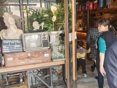 -临界音乐酒馆·小龙虾·江湖菜(华熙LIVE·鱼洞店)