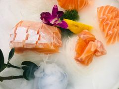 -青瓦餐厅·生鱼片·韩园烤肉(西塔店)