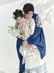 -樱花婚纱摄影
