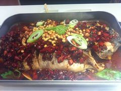 清江鱼-鱼酷活鱼烤鱼(恒隆广场店)