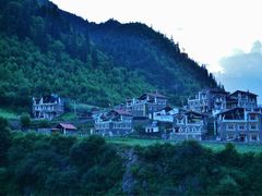 -梭磨河大峡谷