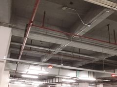 -奥特莱斯停车场