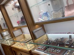 -品真阁华夏典当行(四通桥店)