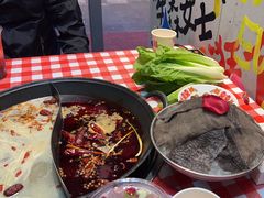 -赵美丽·重庆社区火锅·直营店(火车东站·中豪国际店)