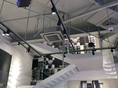 -阿迪达斯(武林银泰三叶草店)