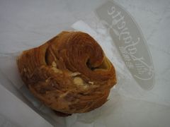 芝士火腿牛角-老佛爷饼店