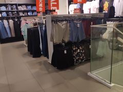 -H&M(鹏欣水游城店)