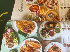 -Chom Cafe and Restaurant