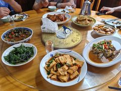 -芦茨金富饭庄·25年老字号·专做稻草鸡