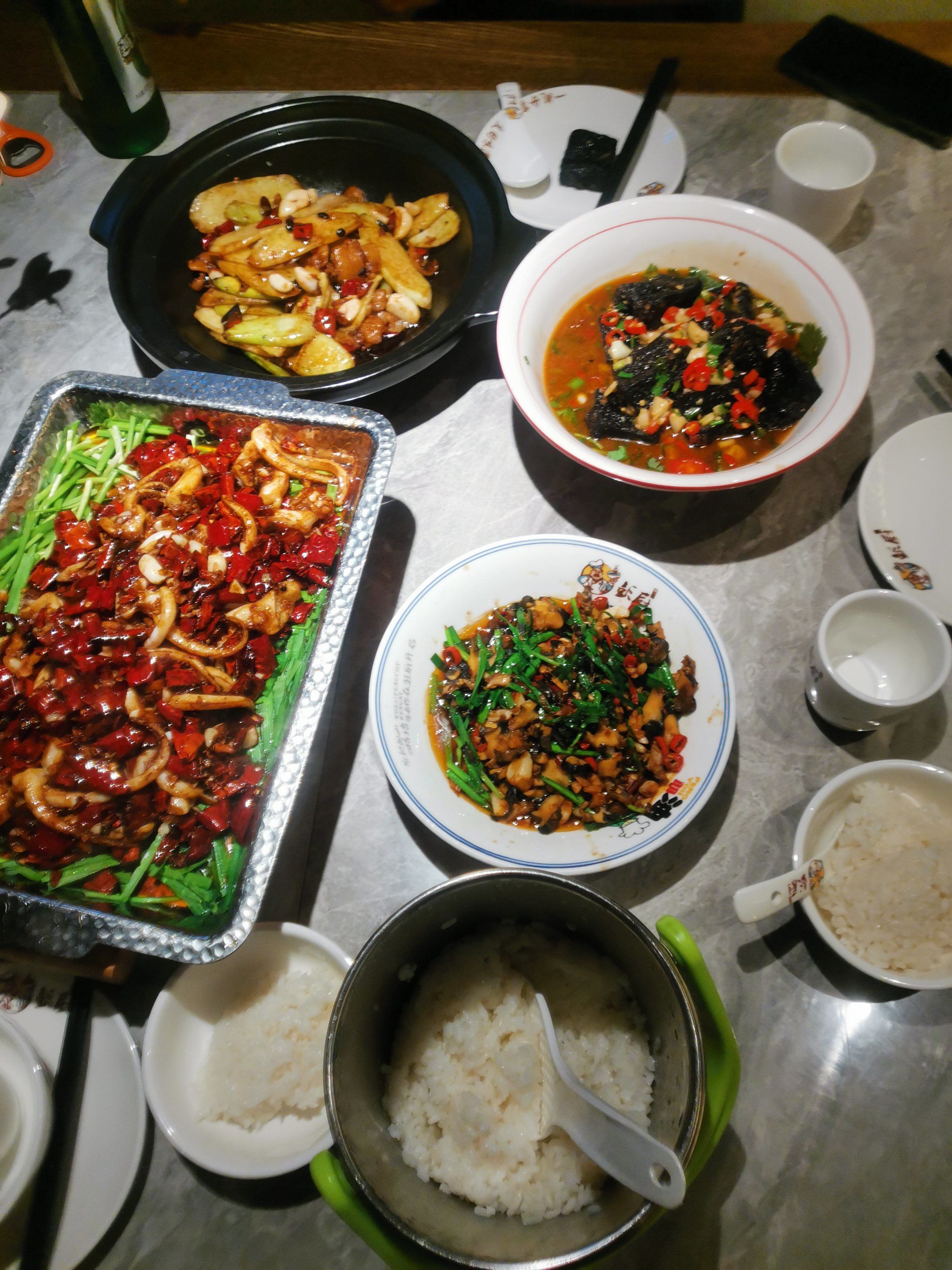 长沙臭豆腐是湖南省长沙市的一道传统特色小吃