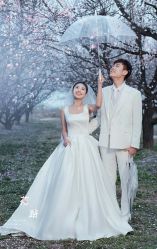 -雪中彩影婚纱摄影·微光艺术中心