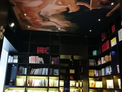 -钟书阁(松江泰晤士小镇店)