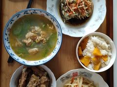 -爱的果实月嫂育婴师(世纪东方店)