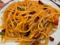 酸辣土豆丝-合合春饼·酱骨·东北菜(潘家园店)