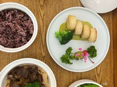 -雪梅月子中心(华侨城店)