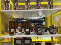 -m豆巧克力世界(上海世茂广场店)