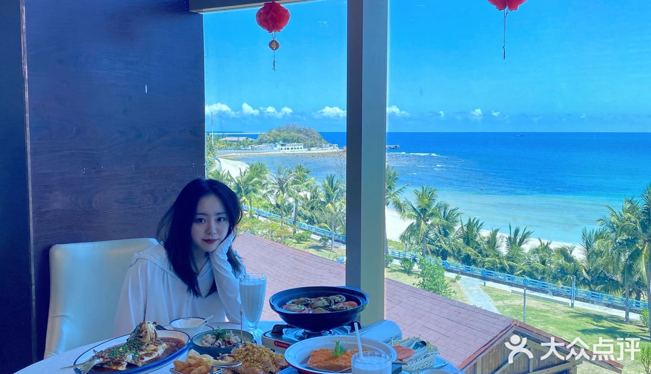 三亚｜自带海景的海鲜店🦞还有坠好喝的椰汁 