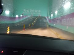 -白玉兰广场停车场