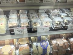 -红宝石·鲜奶小方·海派西点房(控江店)