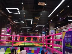 -酷跳蹦床主题公园(万胜广场店)