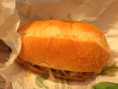 桂林酸竹笋风味板烧鸡腿堡-麦当劳(丰庄店)