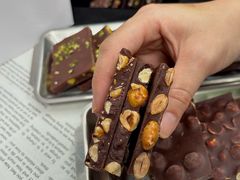 -Laderach 莱德拉(上海环贸iapm店)