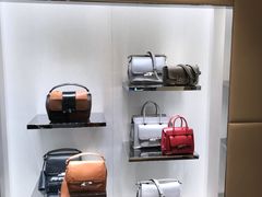 -文艺复兴百货(米兰大教堂广场店)