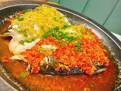 -阿瓦山寨·湘菜现炒·剁椒鱼头王(咸阳总店)