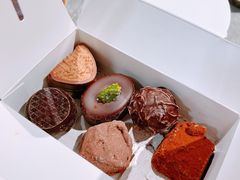 华夫脆片牛奶夹心巧克力-Laderach 莱德拉(上海环贸iapm店)