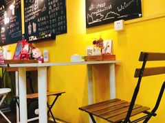 -志龙皇冠吃货椰子铺