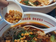 -呷佬·长沙手工米粉(金沙江路店)
