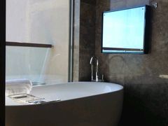 行政全海景套房-三亚湾海居铂尔曼度假酒店